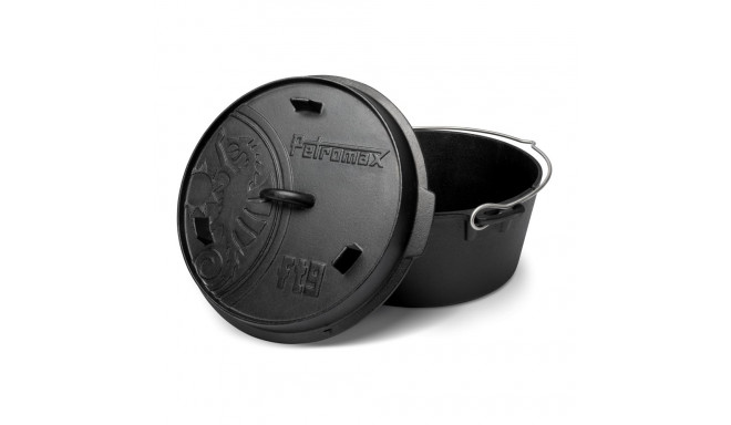 PETROMAX Dutch Oven ft9 with a flat base