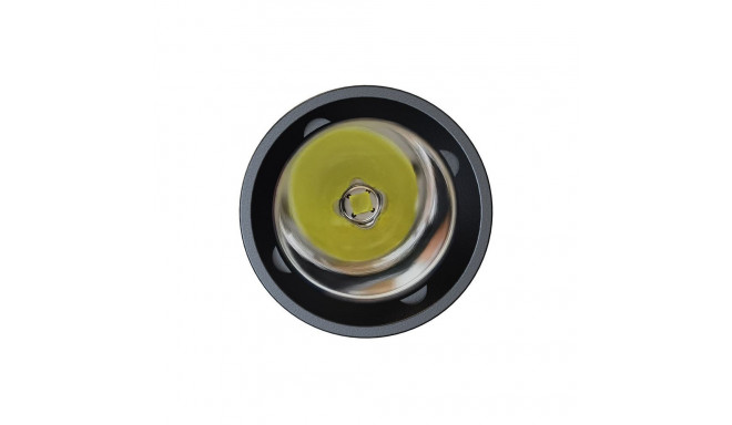 XTAR R30 1200 flashlight