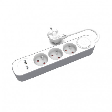 3-pesaline pikendusjuhe lüliti ning USB-A- ja USB-C-pesadega
