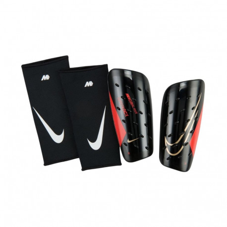 Ochraniacze piłkarskie Nike Mercurial FlyLite SuperLock czarne DN3608 011 L