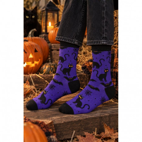 SOKISAHTEL BOOKY mustade kassidega lillad Halloweeni sokid