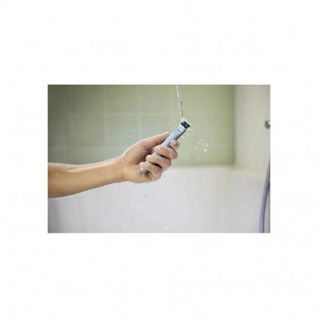 Philips Norelco OneBlade QP1324/20 esimene raseerimine