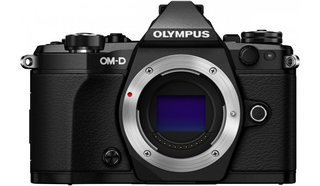 Olympus OM-D E-M5 Mark II + Tamron 14-150mm, melns