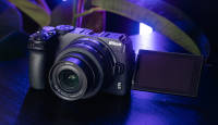 Karbist välja: Nikon Z30 hübriidkaamera sisuloojale