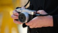 Retro välimus, nutikas sisu – Fujifilm X-E5 avaldab muljet