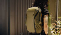 Valitud värvi Peak Design Everyday Backpack Zip ostul kingituseks kaamerarihm