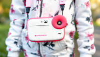 AgfaPhoto Realikids Instant Cam teeb lapsest väikese fotograafi